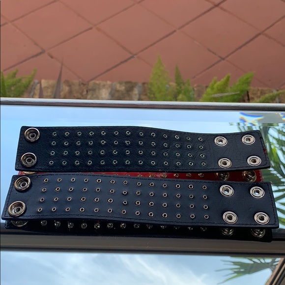 Diamond Studded Cuff Braclets - Picture 4 of 4